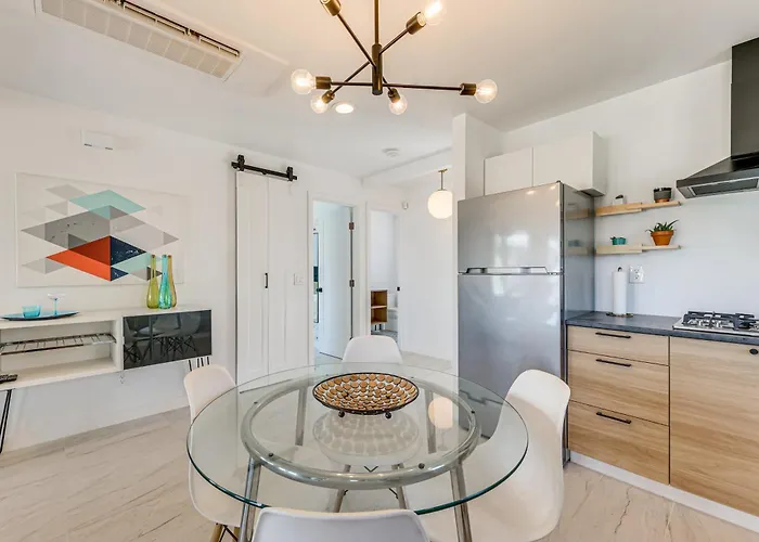Walkable Downtown Oasis W/ Private Patio Chandler