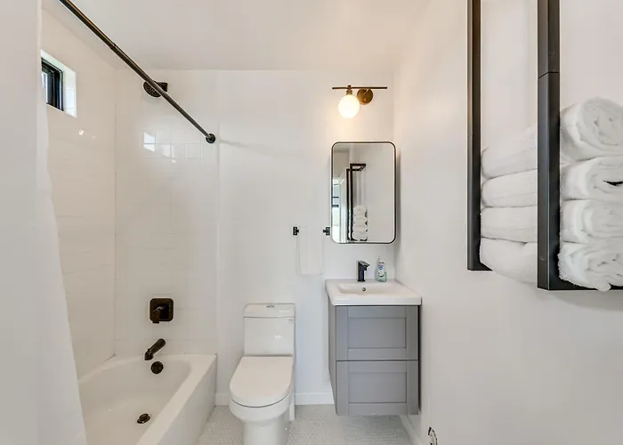 Holiday home Walkable Downtown Oasis W/ Private Patio