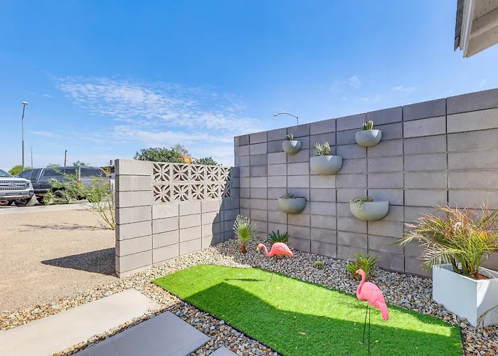 Walkable Downtown Oasis W/ Private Patio