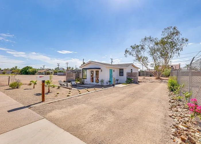 Walkable Downtown Oasis W/ Private Patio Holiday home *